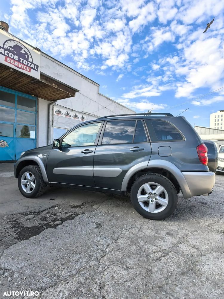 Toyota RAV4 2.0 D-4D VIP - 2