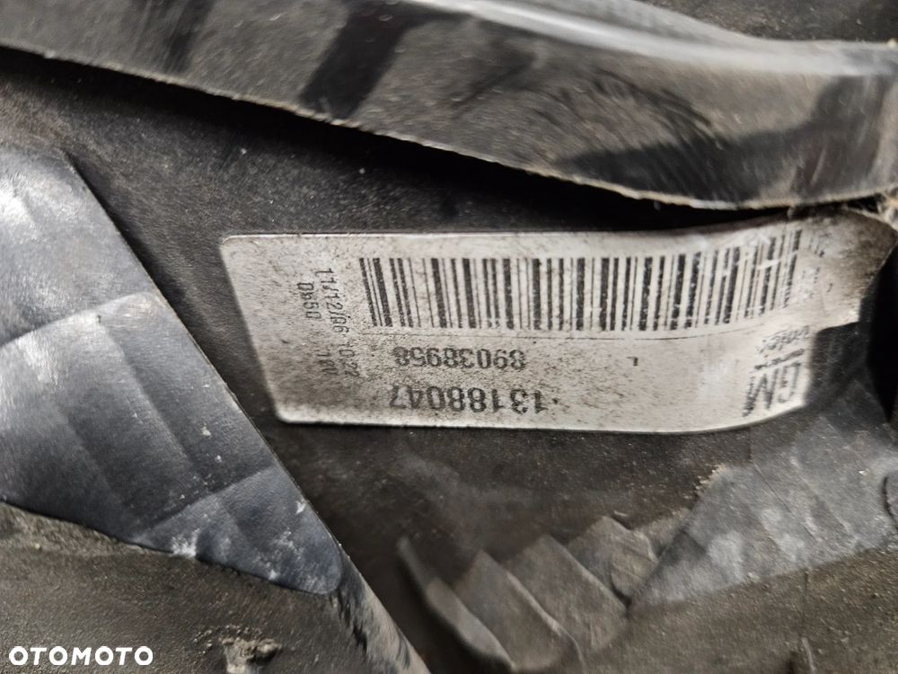Opel Corsa D  lampa tył tylna prawa lewa  5D - 8