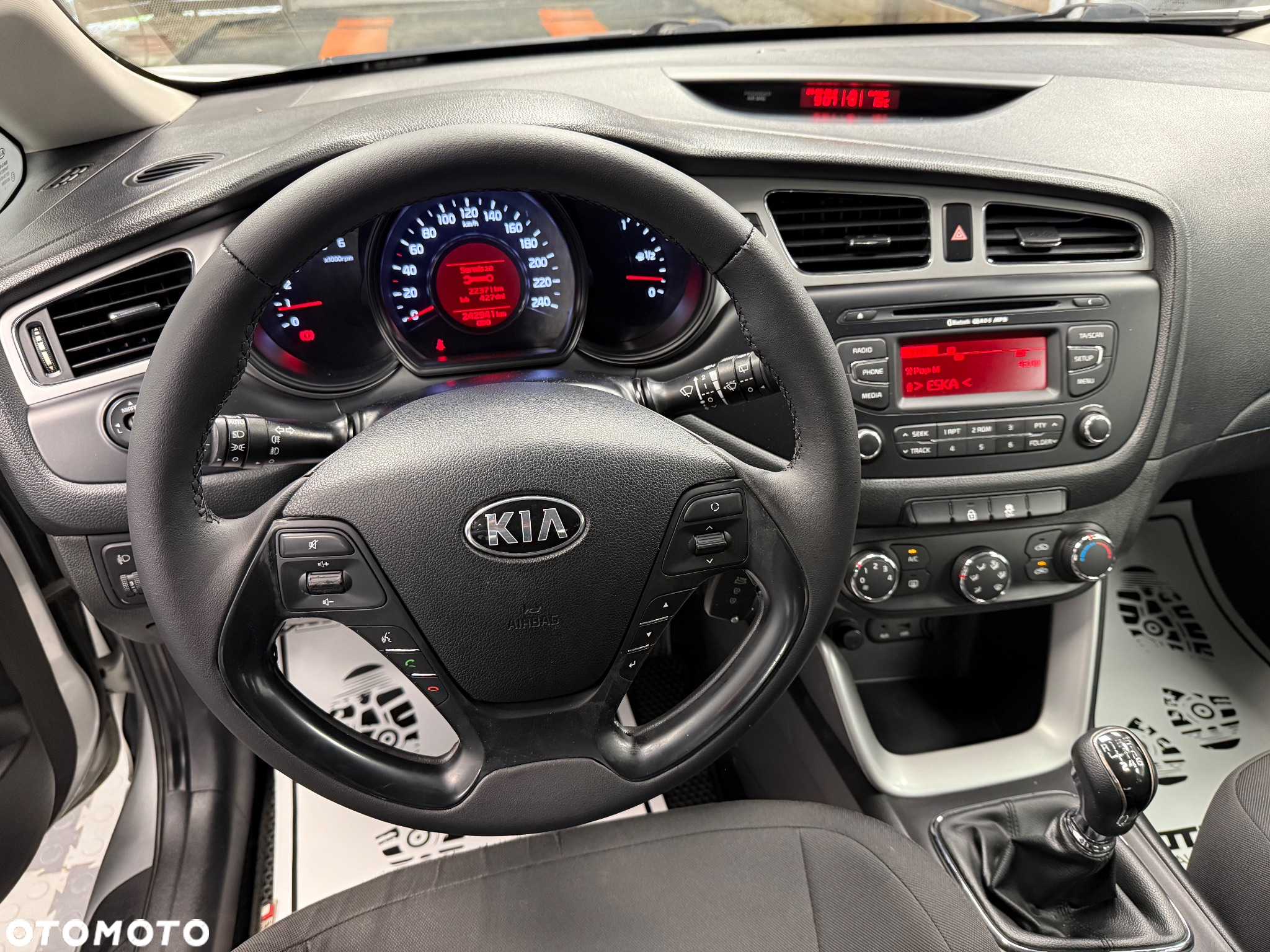 Kia Ceed - 11