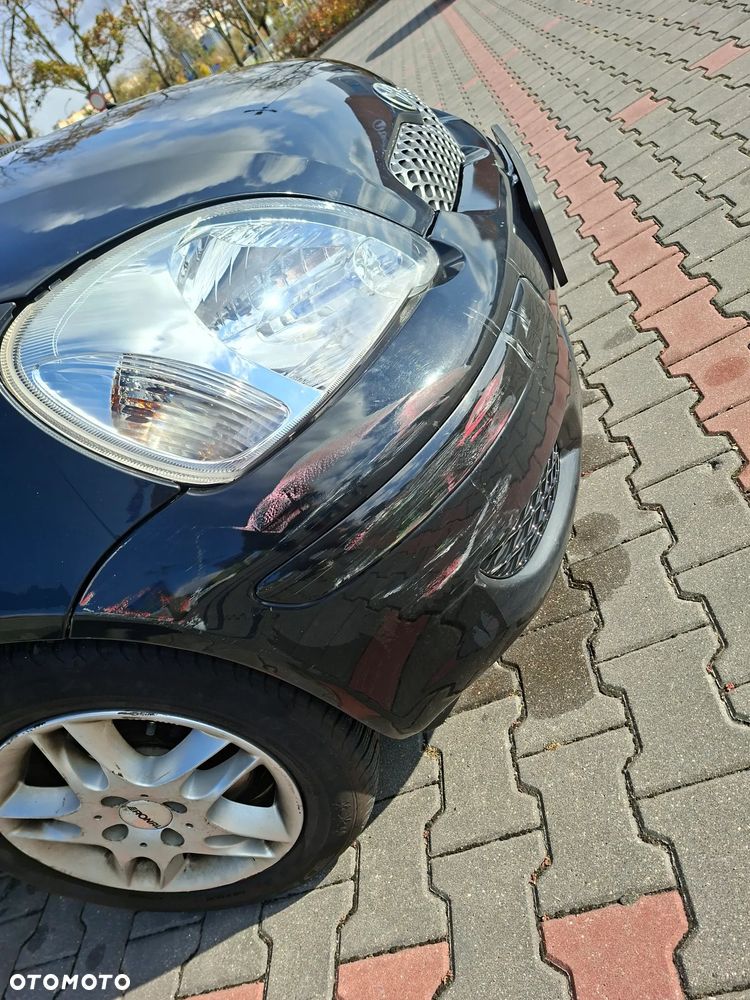 Toyota Yaris 2003 photo 4