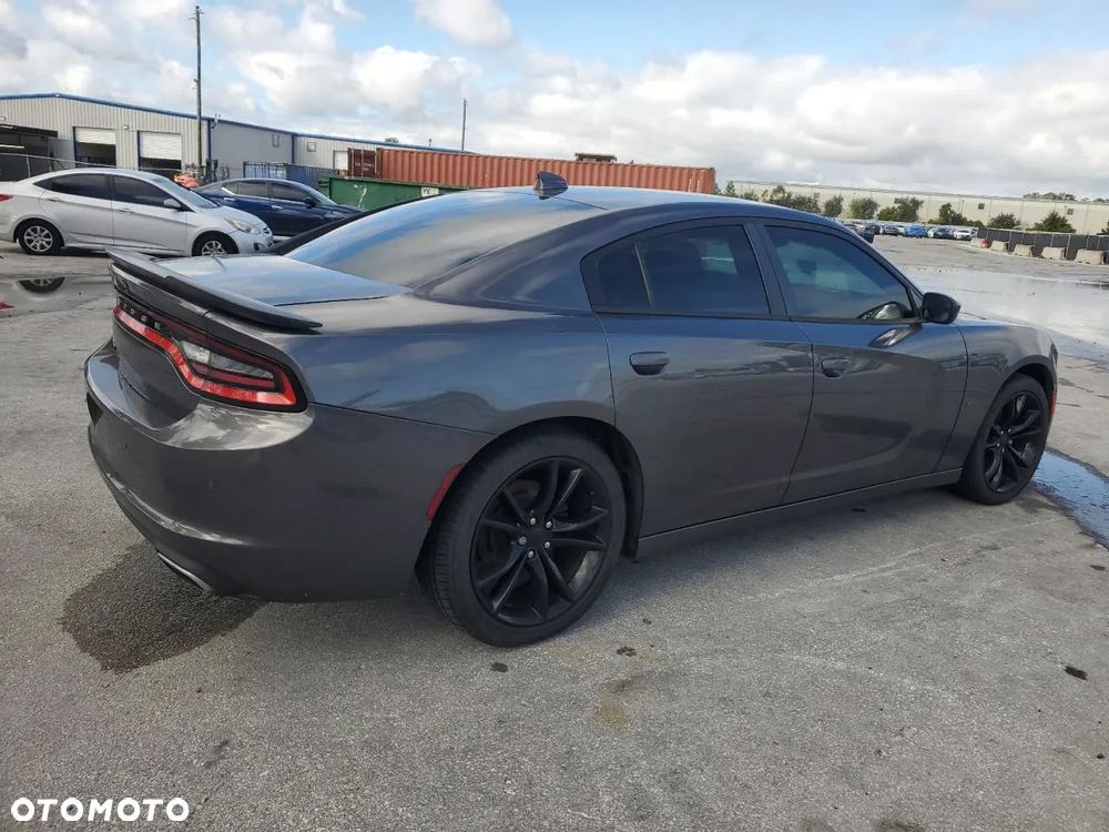 Dodge Charger 3.6 SXT AWD - 4