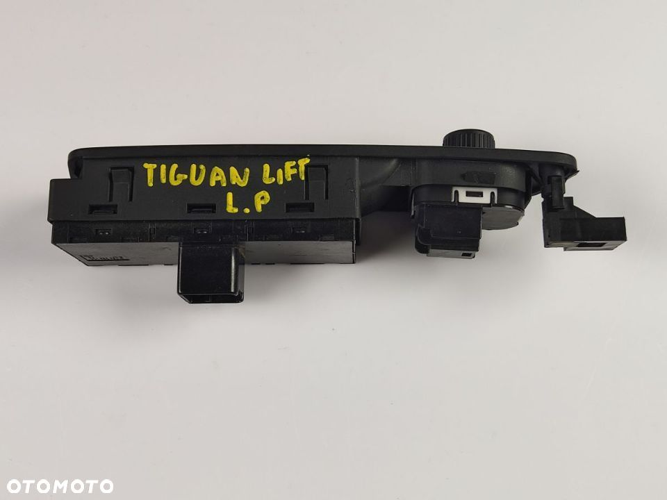 VOLKSWAGEN TIGUAN Lift Panel Sterowania Szyb Lewy Przód - 3