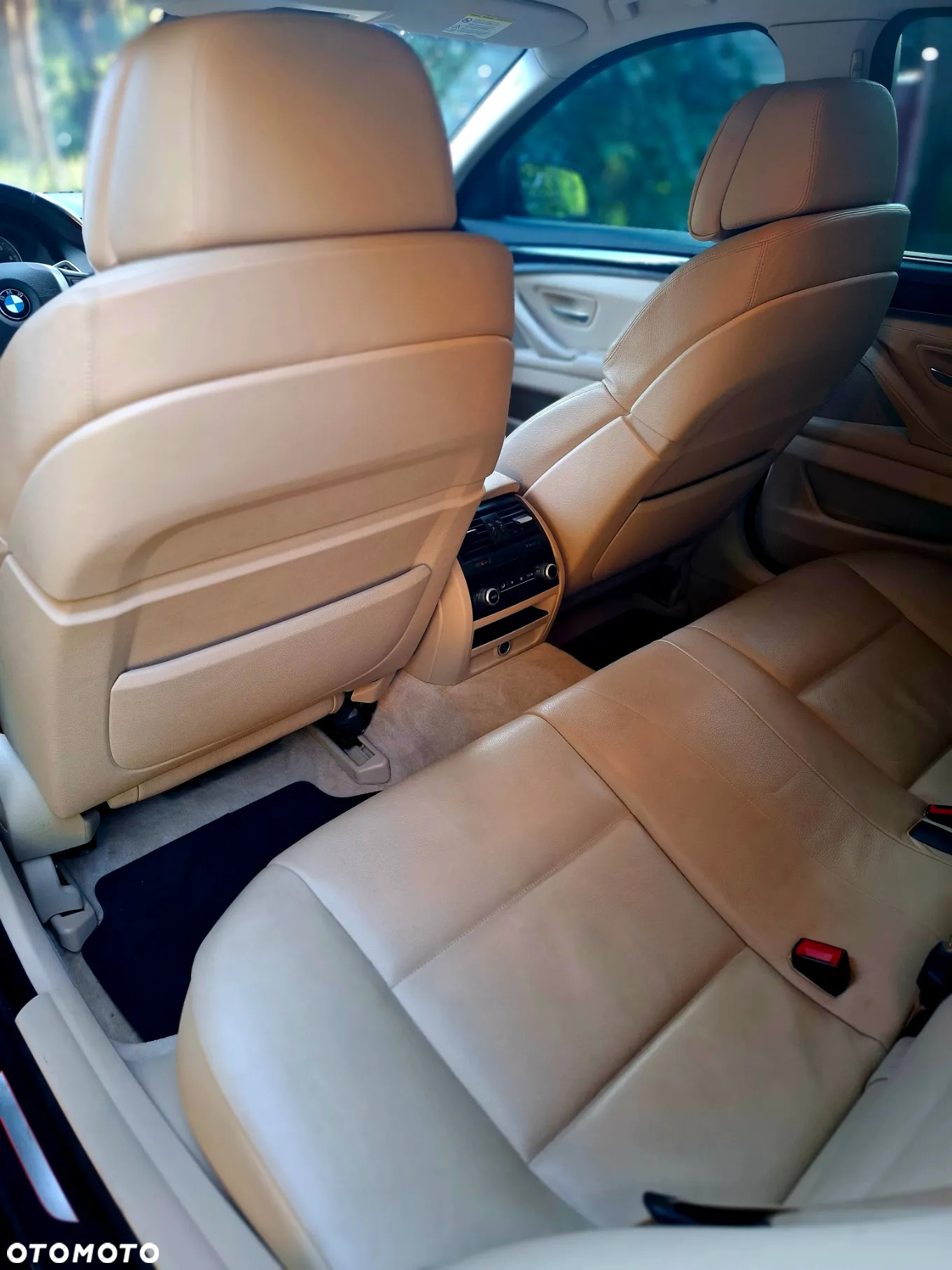 BMW Seria 5 550i - 9