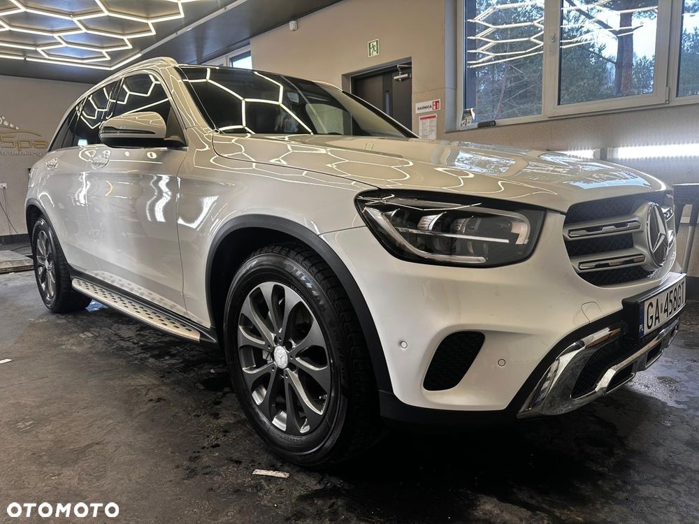 Mercedes-Benz GLC 200 d 4-Matic Business Edition - 3