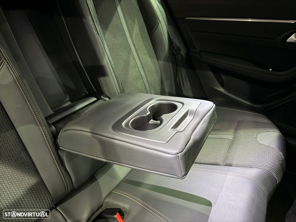 Peugeot 508 Plug-In Hybrid 225 e-EAT8 GT - 41