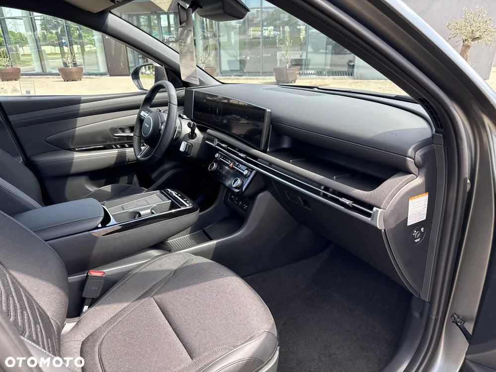 Hyundai Tucson 1.6 T-GDi HEV Smart Black 2WD - 24