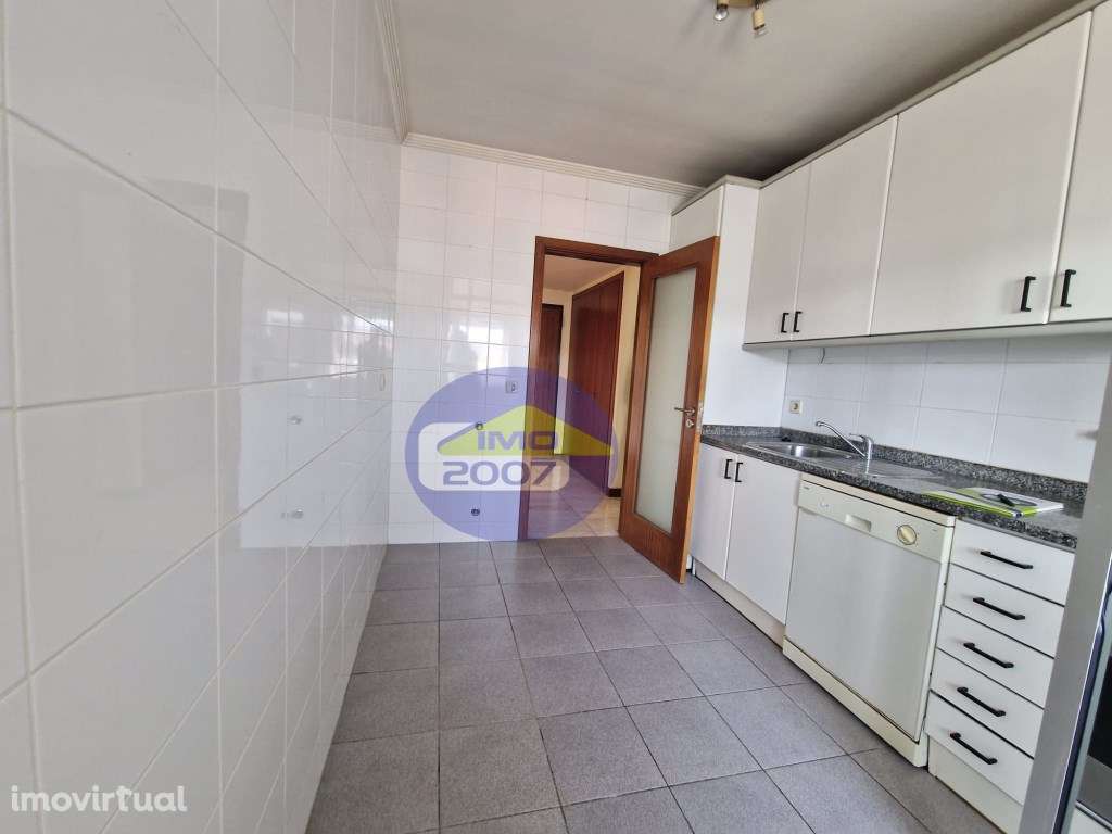 Apartamento T2 em Paços de Brandão - Grande imagem: 4/25
