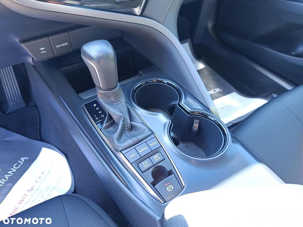 Toyota Camry 2.5 Hybrid Prestige CVT - 32