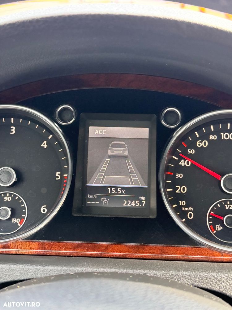 Volkswagen Passat 2.0 TDI BlueMotion Tehnology Highline DSG - 24