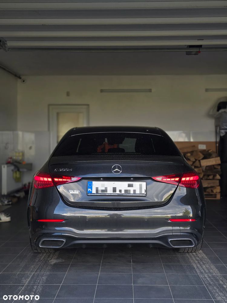 Mercedes-Benz Klasa C 300 d mHEV AMG - 13
