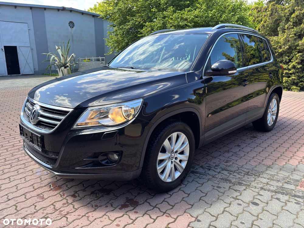 Volkswagen Tiguan - 1