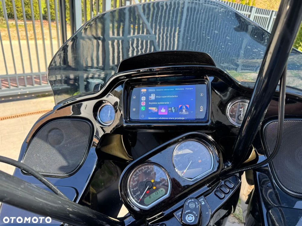 Harley-Davidson Touring Road Glide - 10
