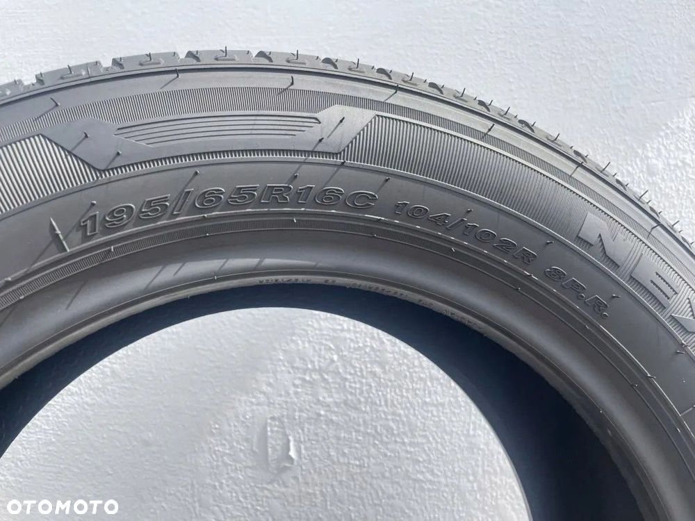 OPONY 195/65/16C 195/65R16 104/102R NEXEN ROADIAN CT8 - 8