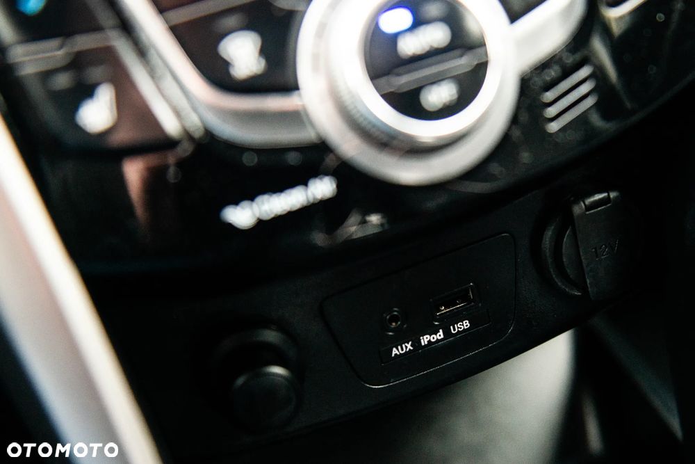 Hyundai i30 blue Kombi 1.6 GDi Passion - 37