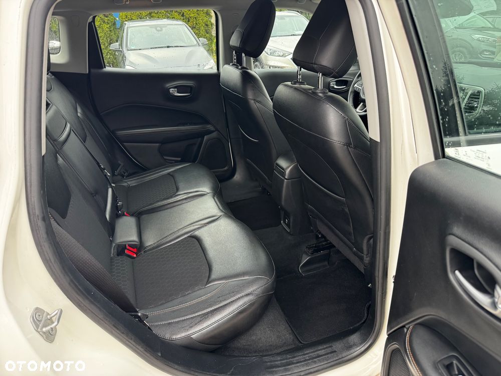 Jeep Compass 1.4 MultiAir Longitude - 33