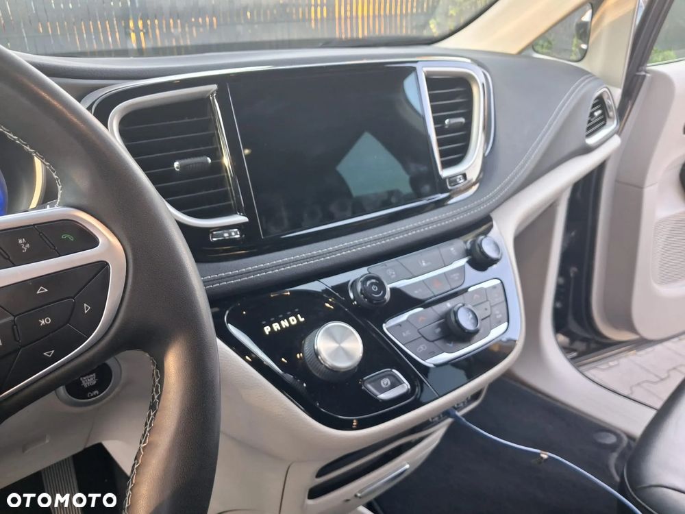 Chrysler Pacifica - 9
