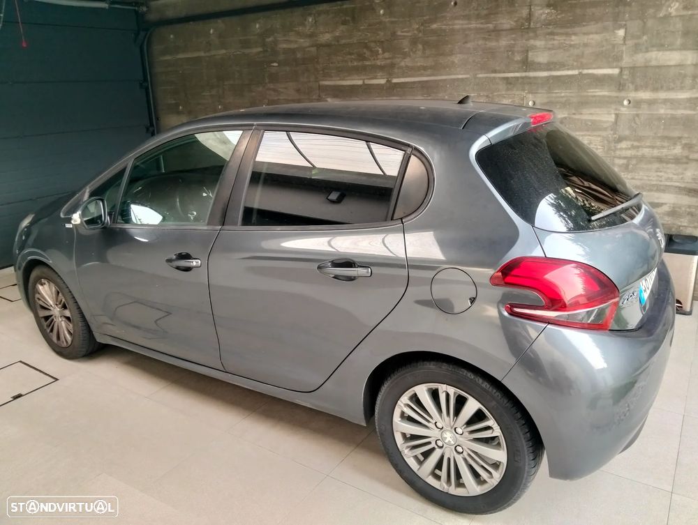 Peugeot 208 1.2 PureTech Style - 2