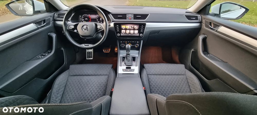 Skoda Superb 2022 photo 2