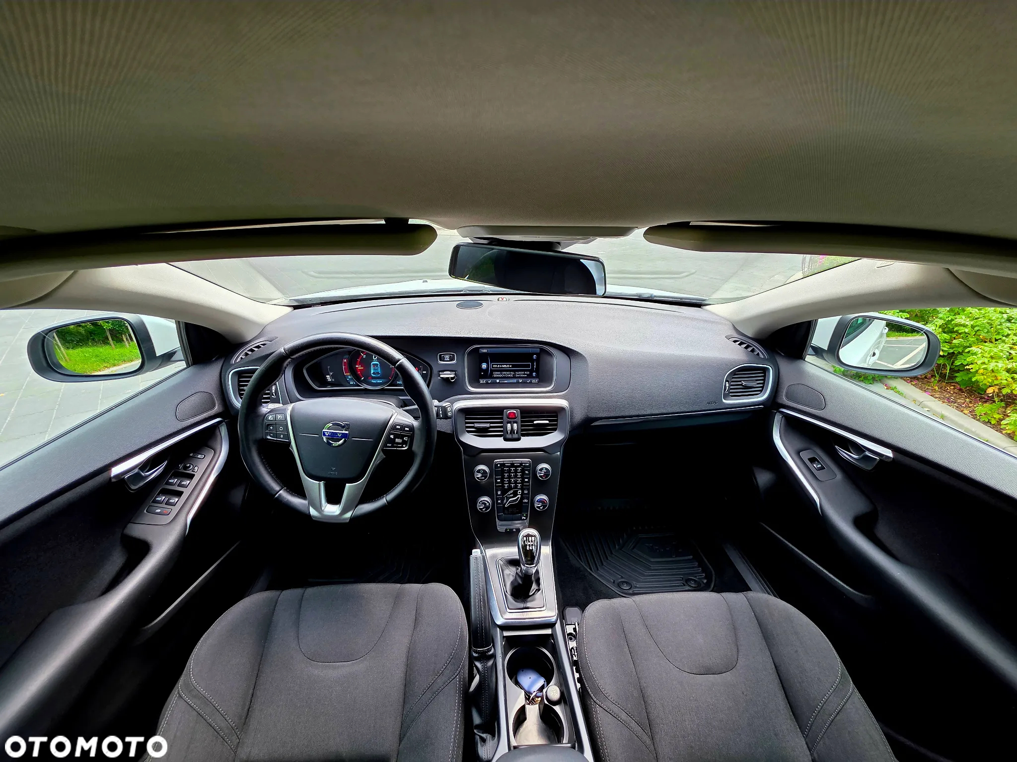 Volvo V40 D2 R-Design Summum - 10