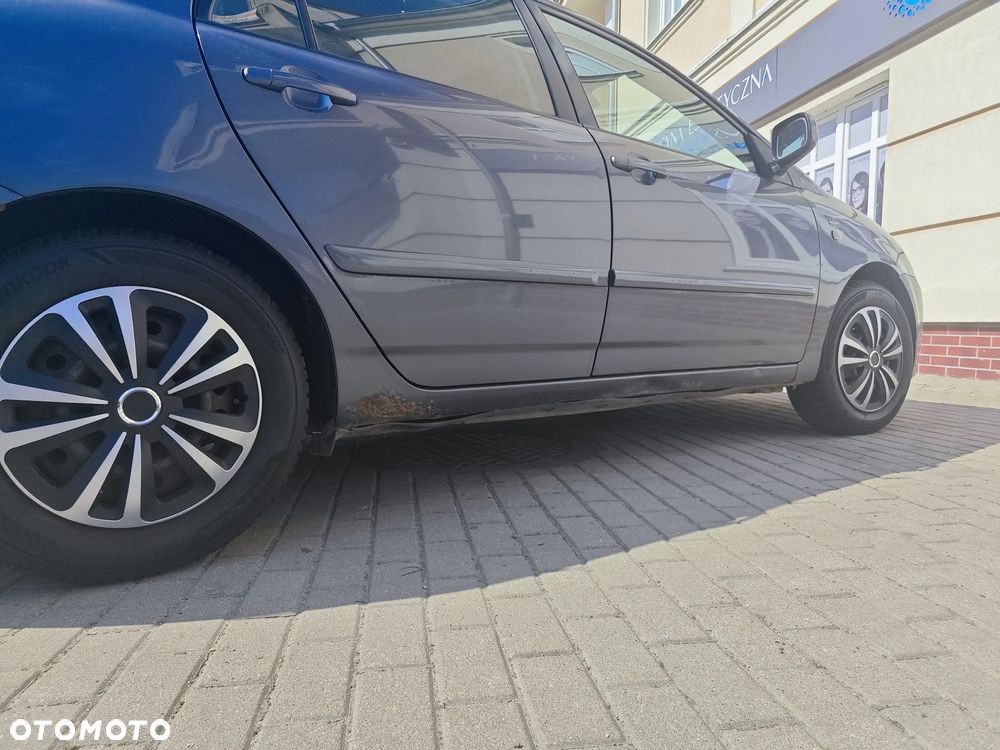 Toyota Corolla 1.4 VVT-i - 12