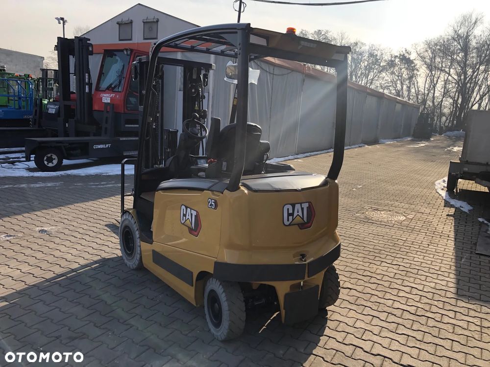 Caterpillar EP25ACN - 7