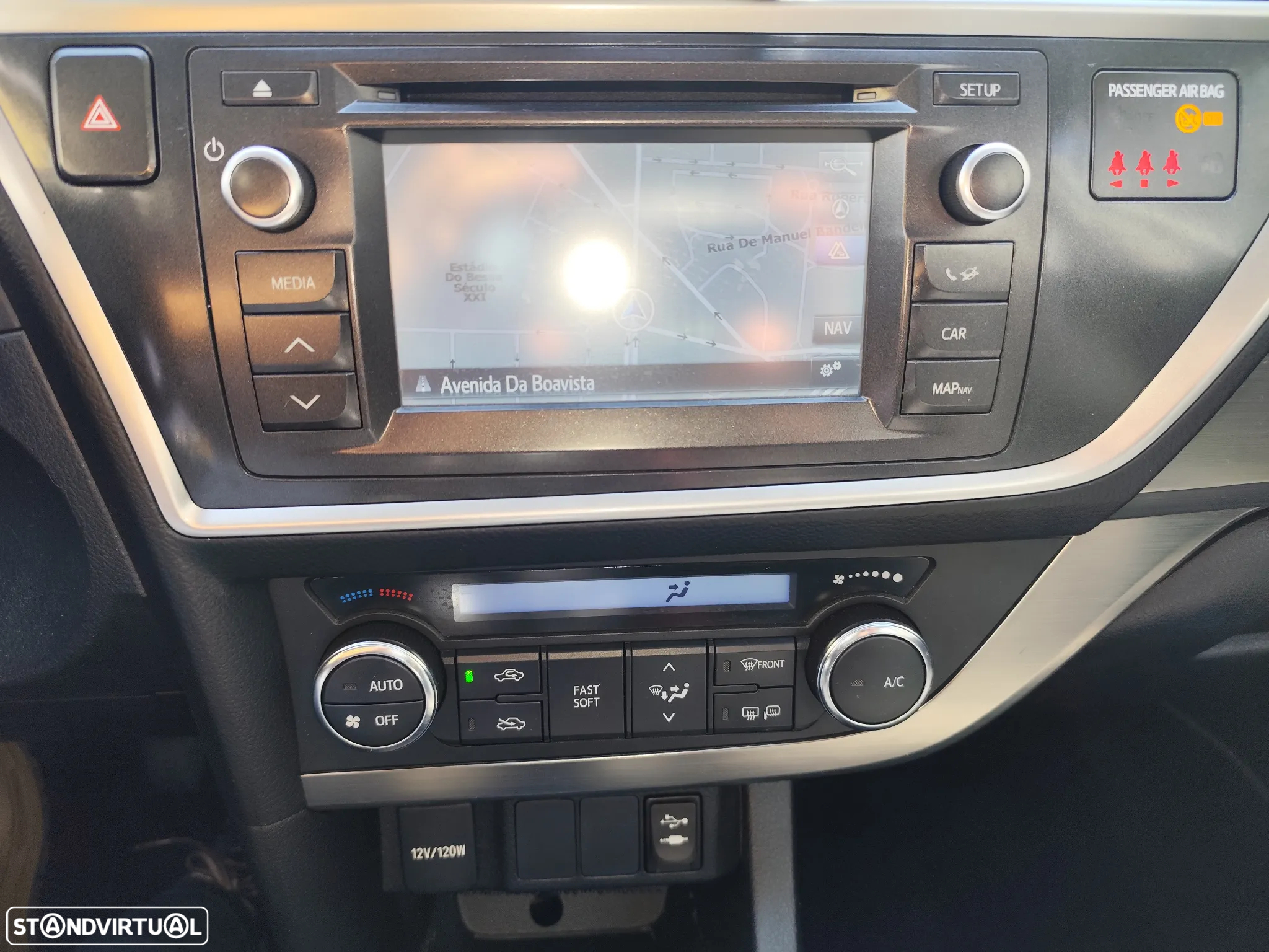 Toyota Auris 1.4 D-4D Comfort+J16+Navi - 17