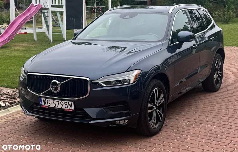 Volvo XC 60 T5 Momentum Pro - 1