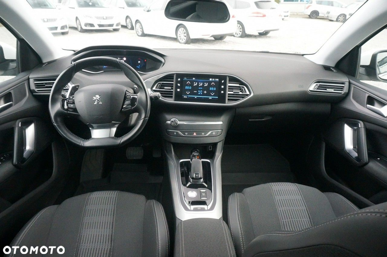 Peugeot 308 1.5 BlueHDi Allure Pack S&S EAT8 - 11