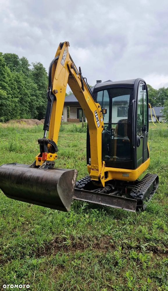 JCB 8018 - 8