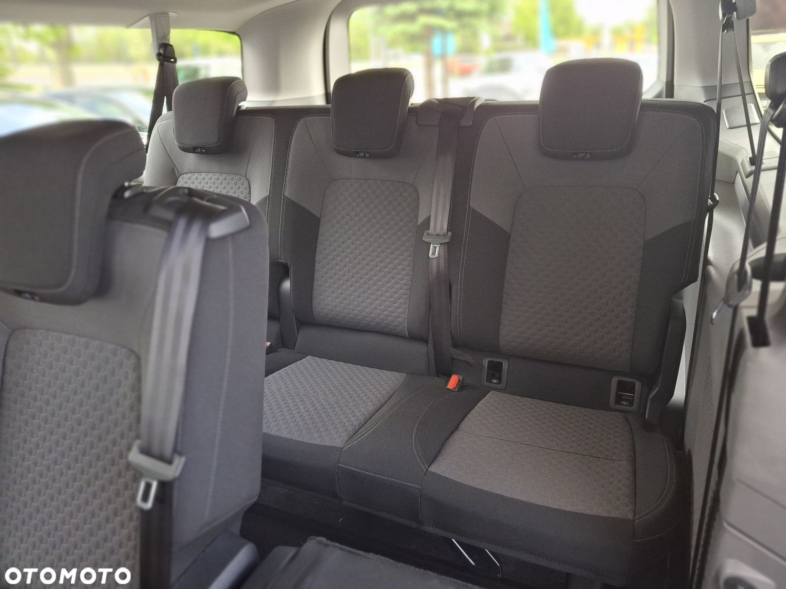 Volkswagen Caravelle - 23