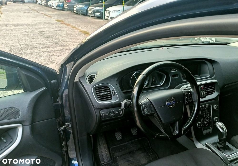 Volvo V40 D2 - 19