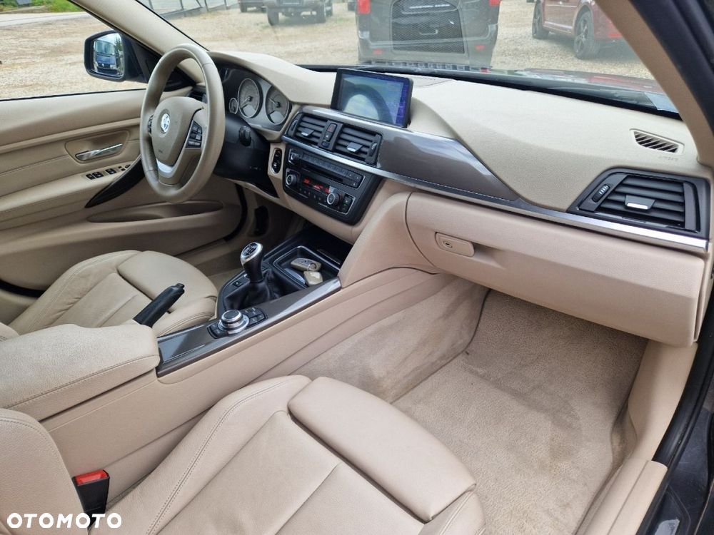 BMW Seria 3 318d Touring Modern Line - 21