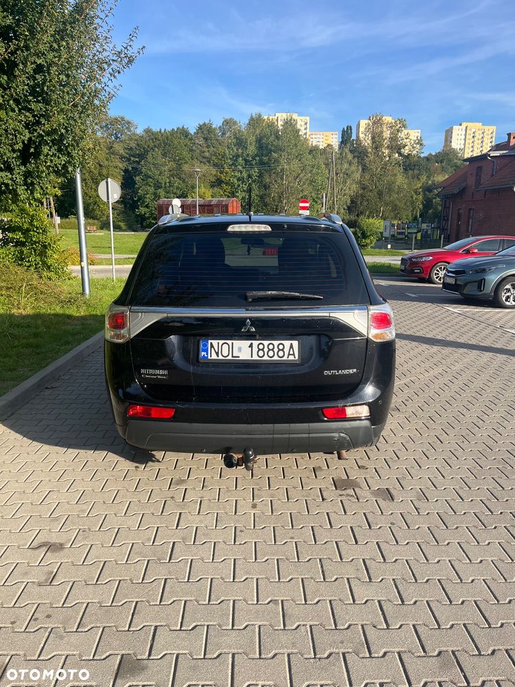 Mitsubishi Outlander - 12