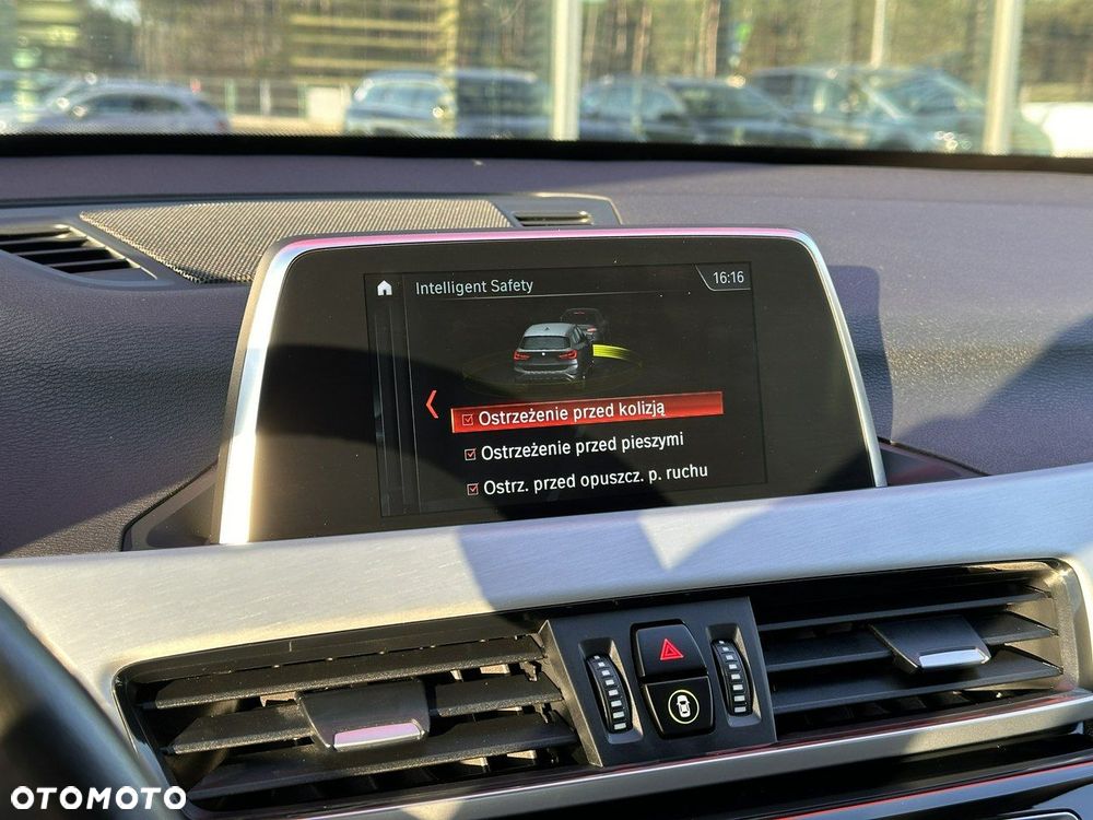 BMW X1 xDrive20i Sport - 28