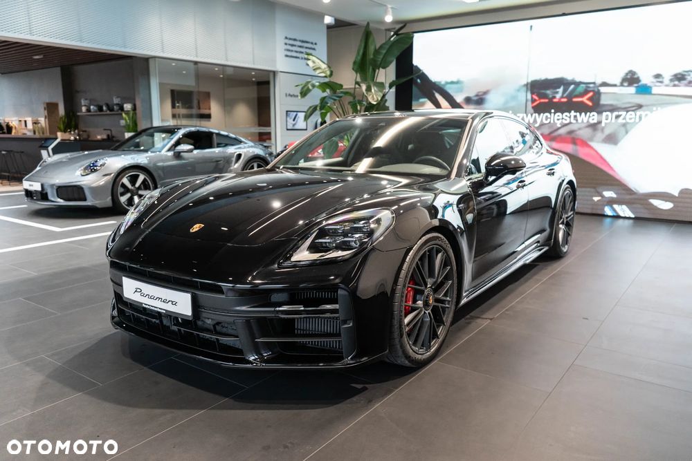 Porsche Panamera - 1
