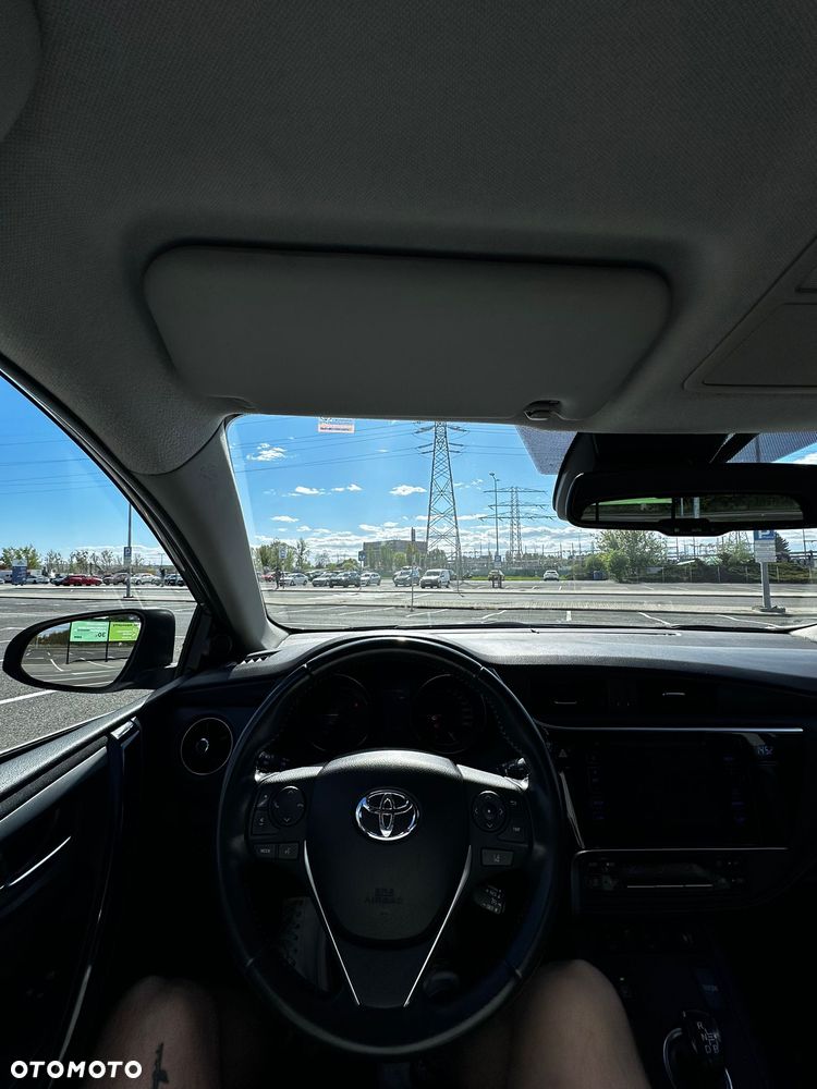 Toyota Auris Hybrid 135 Prestige - 16