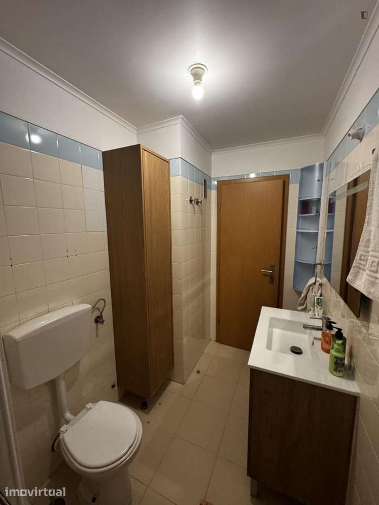 Quarto - localizado em Lisbon - Grande imagem: 3/9