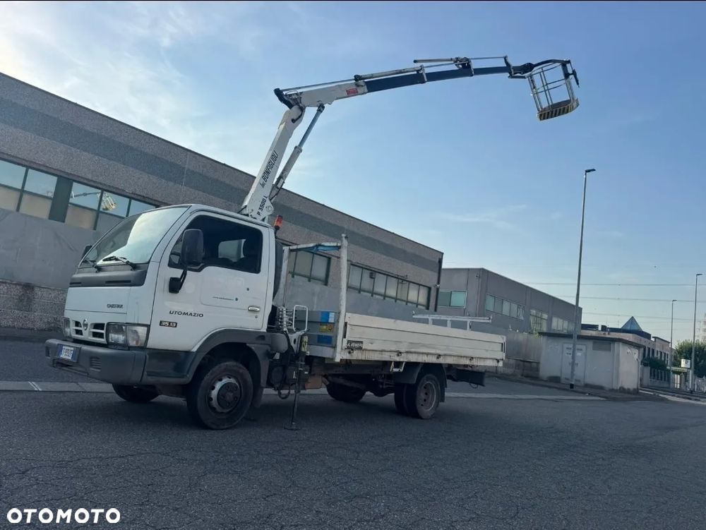 Nissan Cabstar 35.13 Skrzynia 4.20 M + HDS 1.8 Tony ! Zwyżka 10.2 Metra ! Pilot ! Super Stan  * - 3