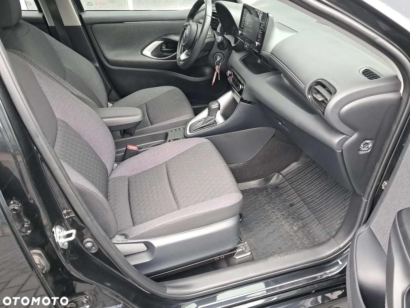 Toyota Yaris - 12