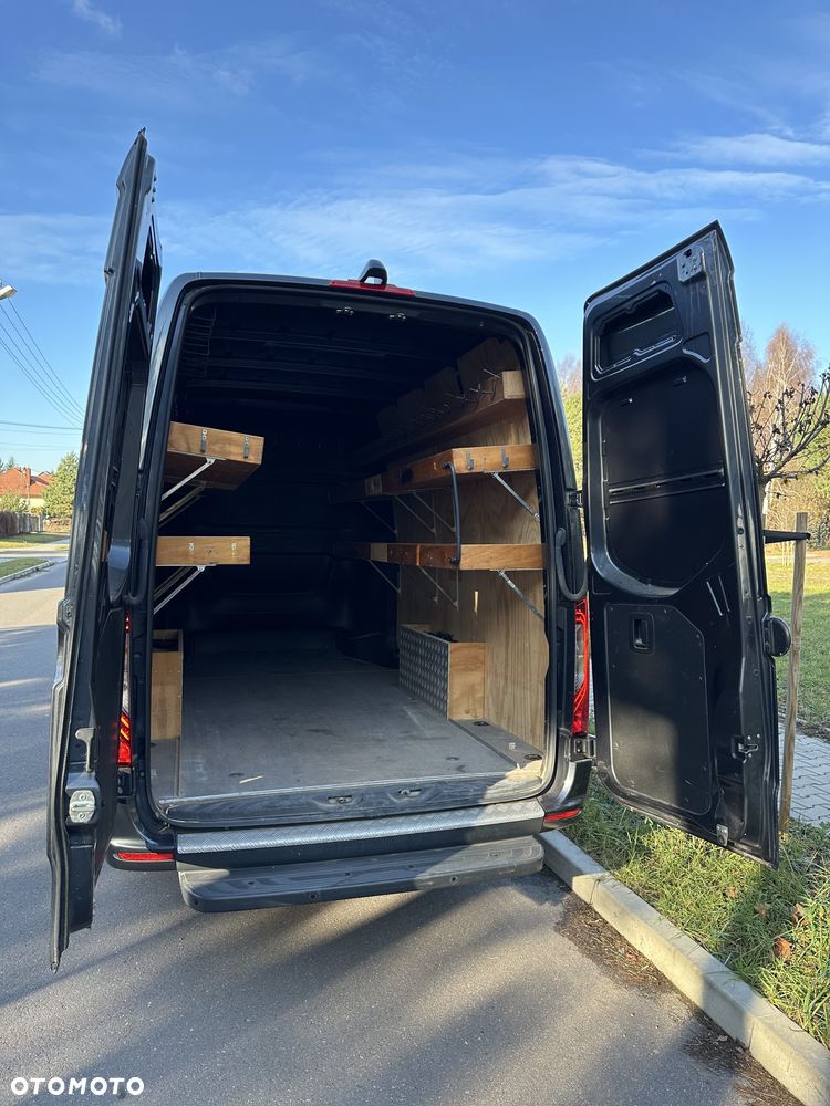 Mercedes-Benz Sprinter - 9