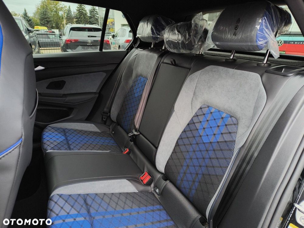 Volkswagen Golf - 23