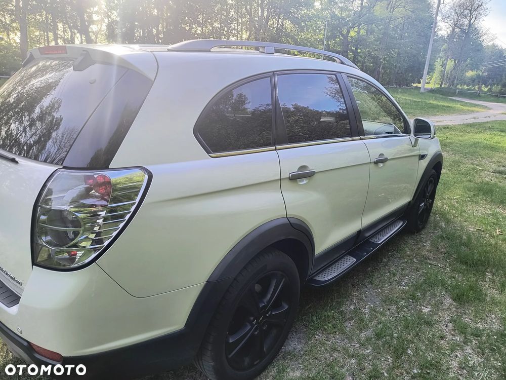Chevrolet Captiva 2.2 D LTZ - 10