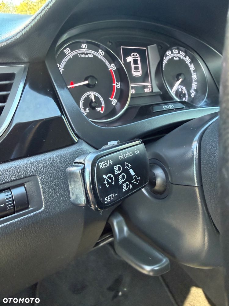 Skoda RAPID 1.0 TSI Style - 21