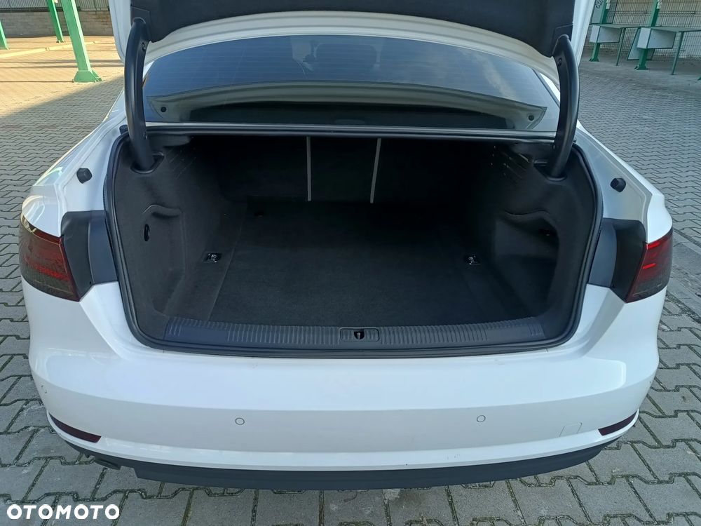 Audi A4 Limousine 2.0 TDI ultra - 14