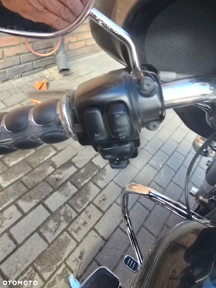 Harley-Davidson FLHT Electra Glide Standard - 16