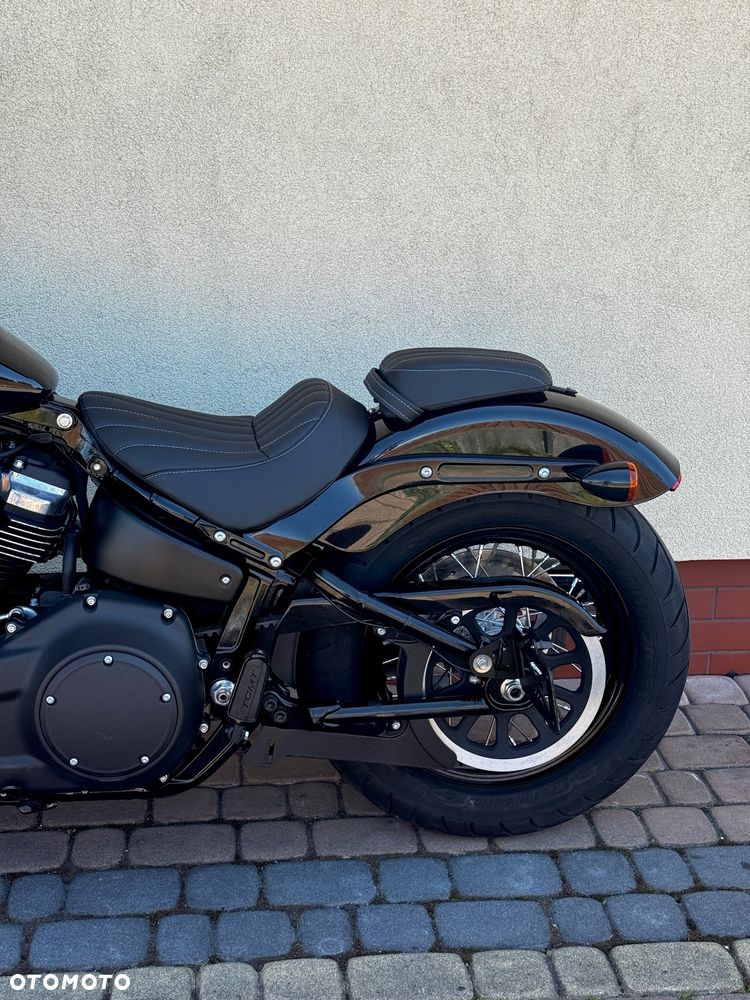 Harley-Davidson Softail Street Bob - 19