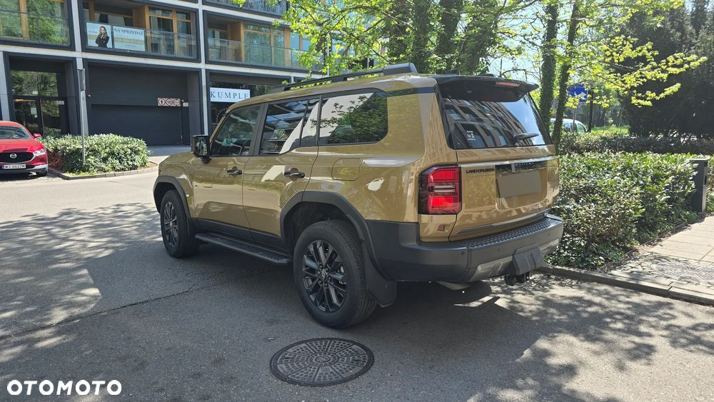 Używany Toyota Land Cruiser 2024 - 379 900 PLN, 19 500 km