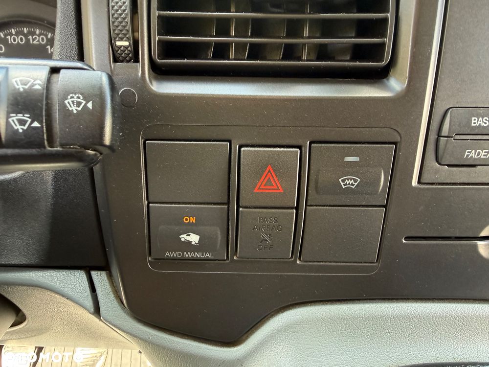 Ford Transit Furgon Warsztat 4x4 L2H2 2.2 TDCI 125KM 4x4 - 19