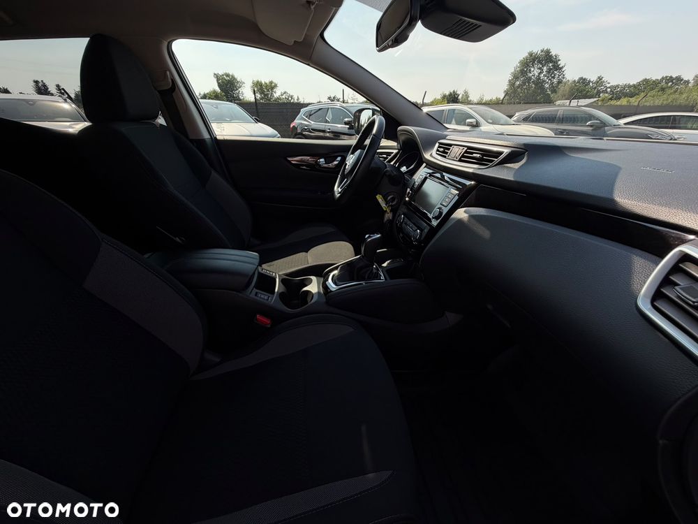 Nissan Qashqai 1.3 DIG-T N-Connecta DCT - 25