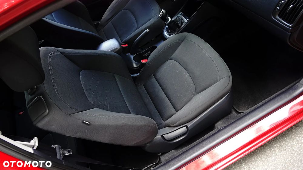 Kia Rio 1.4 Dream Team Edition - 12